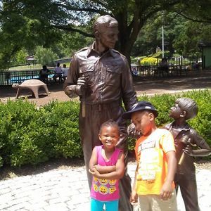 Meet your Posher, Elaine